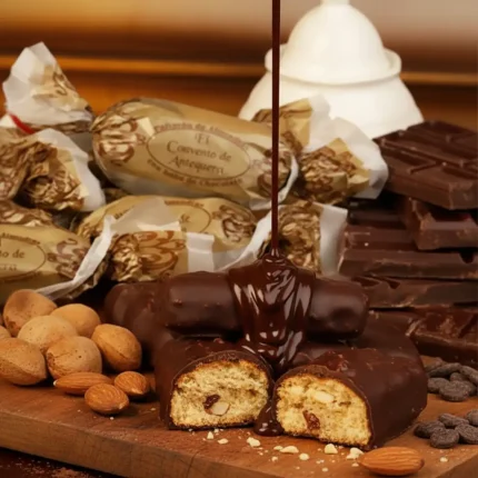 Polvorón de Almendra bañado en chocolate negro